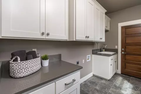 19307 Alianna Loop, Bend, OR 97702 photo 17