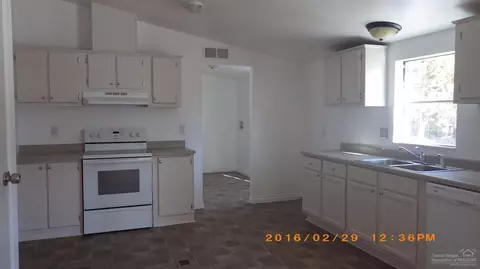 16500 Sprague Loop, La Pine, OR 97739 photo 14