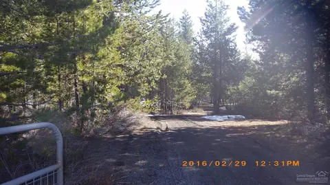 16500 Sprague Loop, La Pine, OR 97739 photo 4
