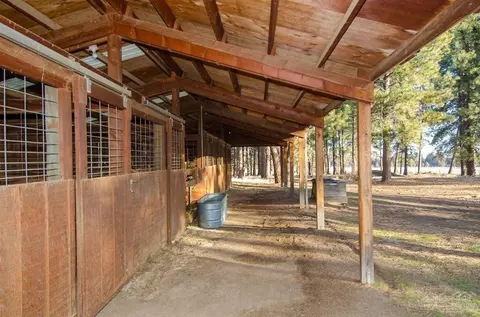 20903 Knott Rd, Bend, OR 97702 photo 23
