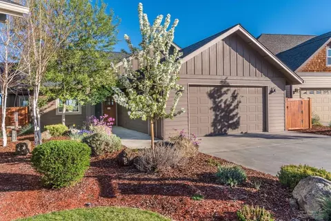 63384 Boyd Acres Rd, Bend, OR 97701 photo 1