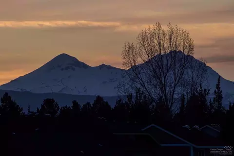 63384 Boyd Acres Rd, Bend, OR 97701 photo 3