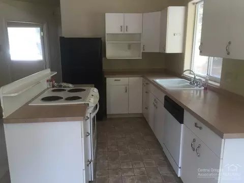 56771 Stellar Dr, Bend, OR 97707 photo 3