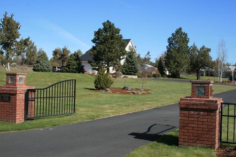 63120 Terry Dr, Bend, OR 97701 photo 2