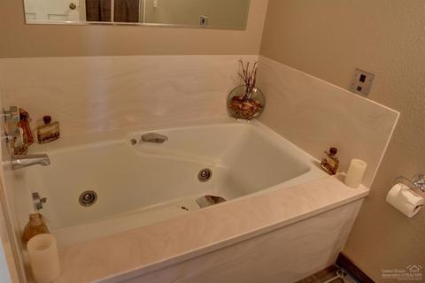 63120 Terry Dr, Bend, OR 97701 photo 12