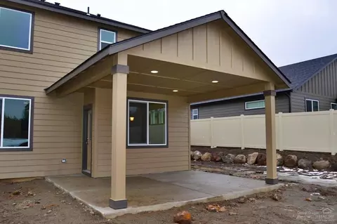 62852 NE Nolan St, Bend, OR 97701 photo 2