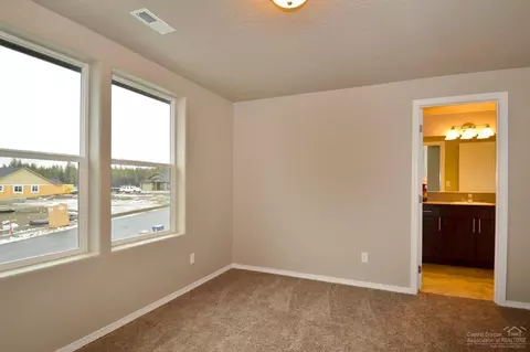 62852 NE Nolan St, Bend, OR 97701 photo 6