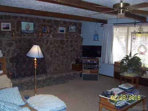 62142 Cody Jr Rd, Bend, OR 97701 photo 2