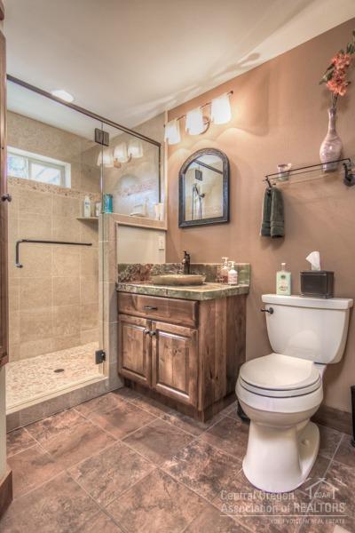 21908 Dee Dr, Bend, OR 97701 photo 11