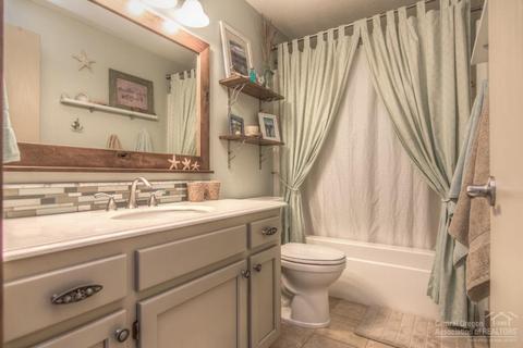 21908 Dee Dr, Bend, OR 97701 photo 13