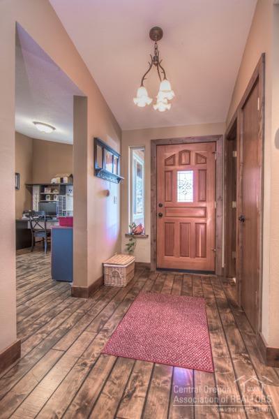 21908 Dee Dr, Bend, OR 97701 photo 9