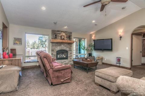 21908 Dee Dr, Bend, OR 97701 photo 8