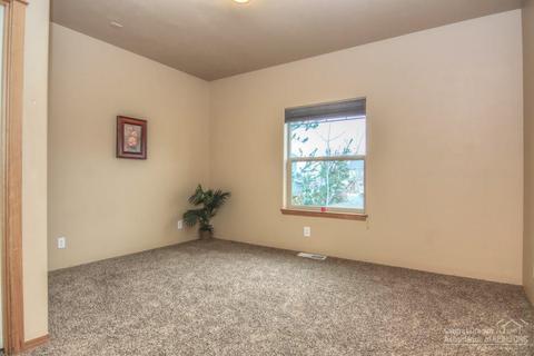 20758 Crestview Ct, Bend, OR 97701 photo 9