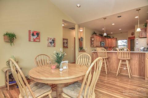 20758 Crestview Ct, Bend, OR 97701 photo 4