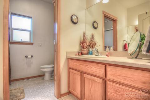 20758 Crestview Ct, Bend, OR 97701 photo 8