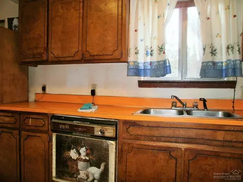 15981 Falcon Ln, La Pine, OR 97739 photo 6