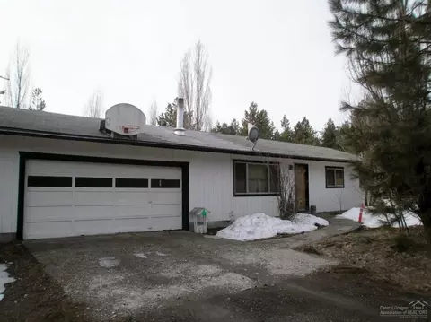 15981 Falcon Ln, La Pine, OR 97739 photo 3