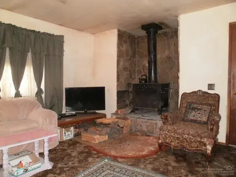 15981 Falcon Ln, La Pine, OR 97739 photo 12
