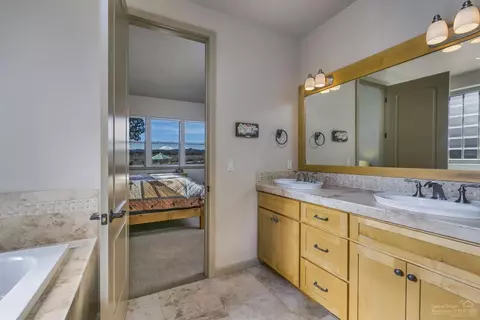 61867 Fall Creek Loop, Bend, OR 97702 photo 14