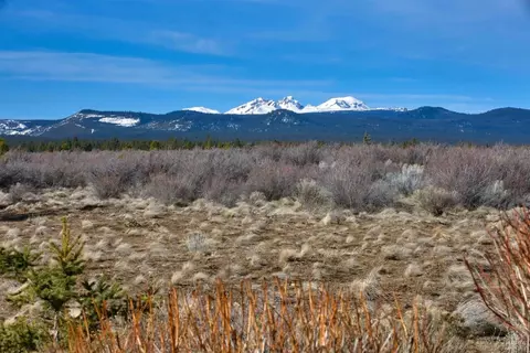 61867 Fall Creek Loop, Bend, OR 97702 photo 5