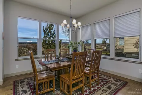 61867 Fall Creek Loop, Bend, OR 97702 photo 10