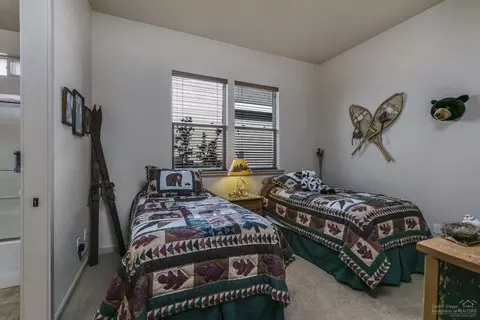 61867 Fall Creek Loop, Bend, OR 97702 photo 18