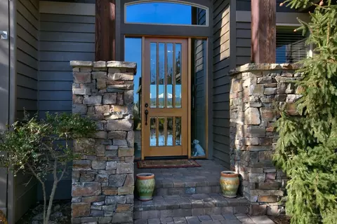 61867 Fall Creek Loop, Bend, OR 97702 photo 3