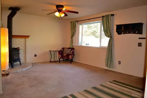 802 SE 6th St, Bend, OR 97702 photo 4