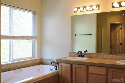 2781 NE Sedalia Loop, Bend, OR 97701 photo 17
