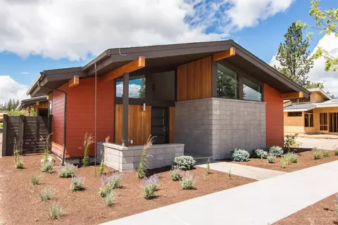 1847 NW Fields St, Bend, OR 97703 photo 1