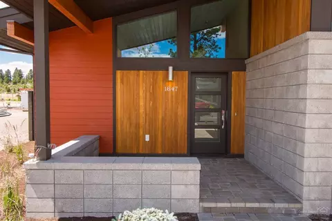 1847 NW Fields St, Bend, OR 97703 photo 2