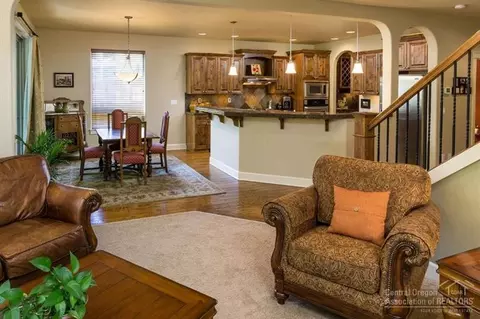 20509 Jacklight Ln, Bend, OR 97702 photo 3