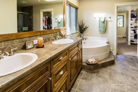 20509 Jacklight Ln, Bend, OR 97702 photo 12