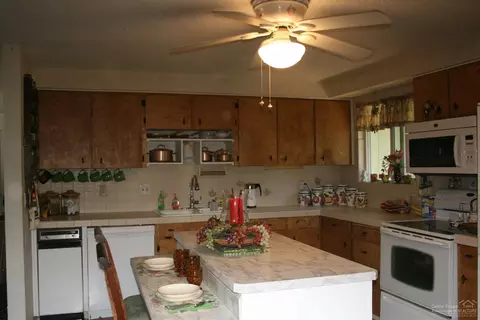 15987 Pine Ln, La Pine, OR 97739 photo 12