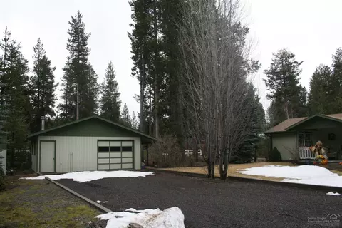 15987 Pine Ln, La Pine, OR 97739 photo 3