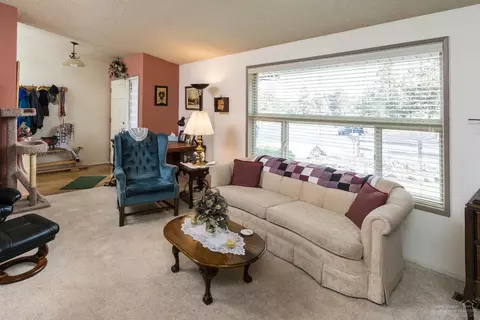63866 Sunset Dr, Bend, OR 97703 photo 4