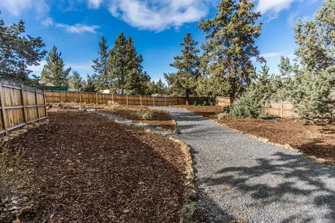 63866 Sunset Dr, Bend, OR 97703 photo 17