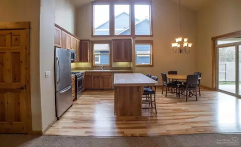 60819 Scotts Bluff Pl, Bend, OR 97702 photo 5