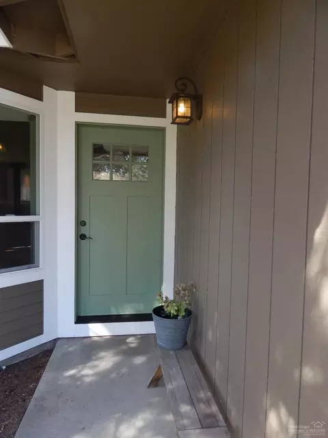 1644 NE Cackler, Bend, OR 97701 photo 2