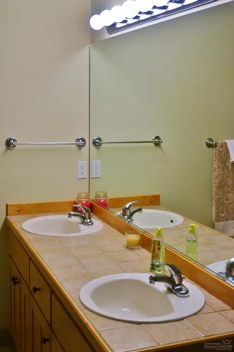 547 NW Flagline Dr, Bend, OR 97701 photo 13