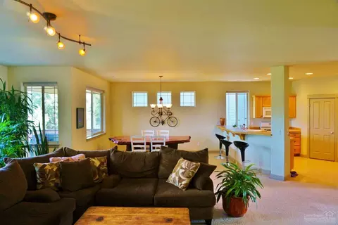 547 NW Flagline Dr, Bend, OR 97701 photo 5