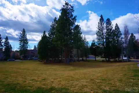 547 NW Flagline Dr, Bend, OR 97701 photo 23
