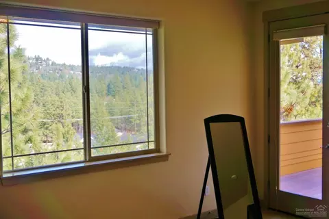 547 NW Flagline Dr, Bend, OR 97701 photo 11