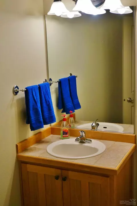 547 NW Flagline Dr, Bend, OR 97701 photo 8