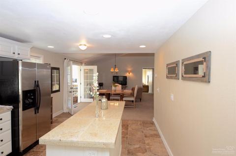 21049 Don St, Bend, OR 97701 photo 5
