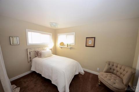 21049 Don St, Bend, OR 97701 photo 12