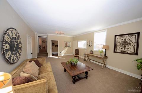 21049 Don St, Bend, OR 97701 photo 3