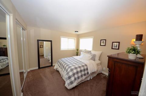 21049 Don St, Bend, OR 97701 photo 13