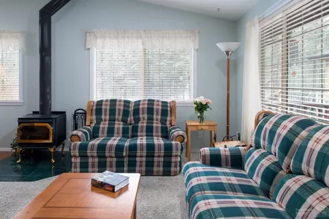 55703 Wagon Master Way, Bend, OR 97707 photo 2
