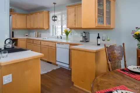 55703 Wagon Master Way, Bend, OR 97707 photo 4